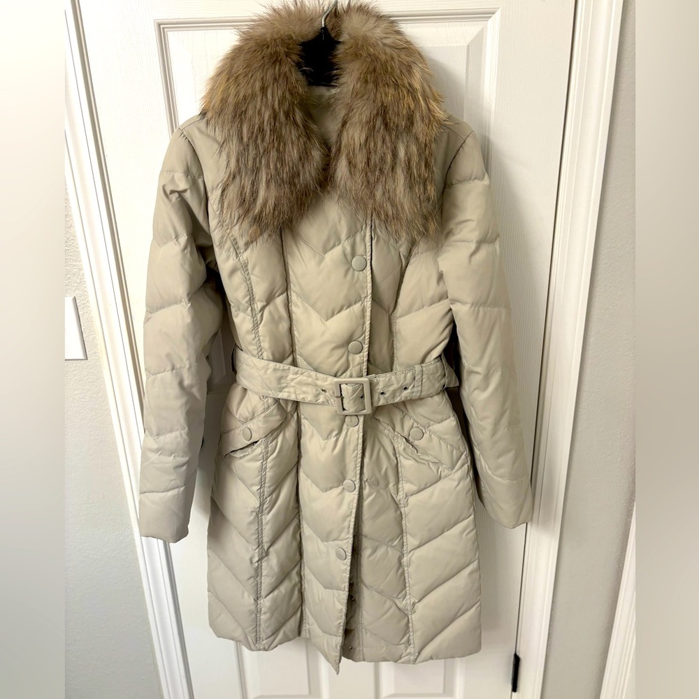 MaxMara WEEKEND Down Parka 🧥 With Fox 🦊 Fur and hoodie EUC. Retail:$350